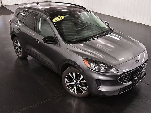 Used 2022 Ford Escape SE w/ SE Sport Appearance Package AWD/4WD image 14