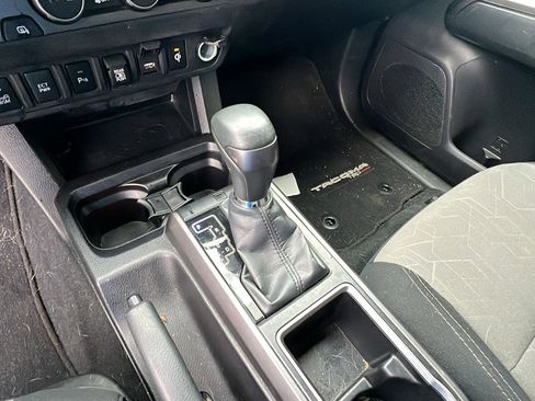 Used 2022 Toyota Tacoma TRD Sport image 31