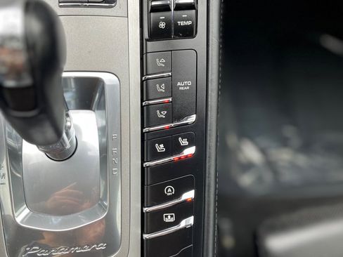 Used 2014 Porsche Panamera Turbo Executive image 36