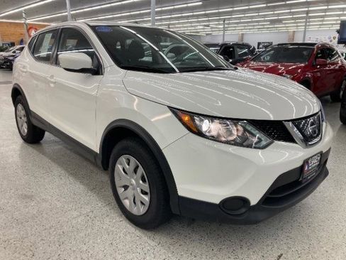 Used 2019 Nissan Rogue Sport S FWD image 3
