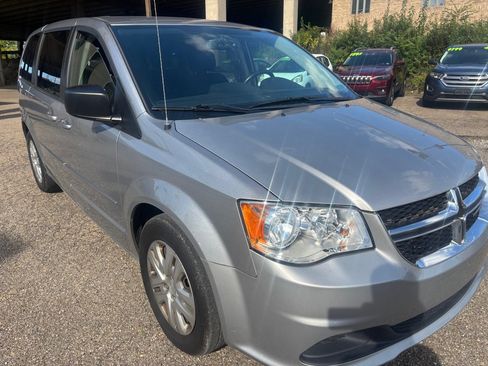 Used 2017 Dodge Grand Caravan SE w/ Power Window Group FWD image 8