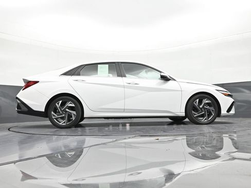 Used 2024 Hyundai Elantra Limited FWD image 26