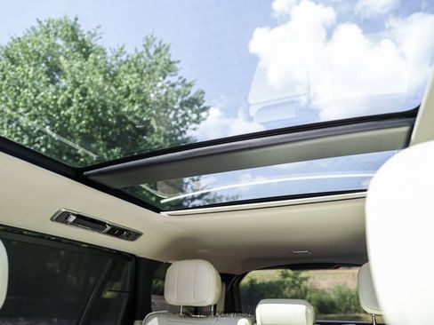 Used 2025 Land Rover Range Rover Long Wheelbase SE AWD/4WD image 46