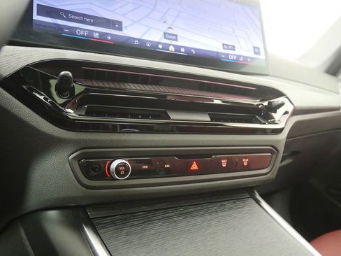 Used 2025 BMW 330i Sedan image 26