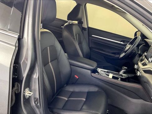 Used 2025 Nissan Altima 2.5 SR AWD/4WD image 10