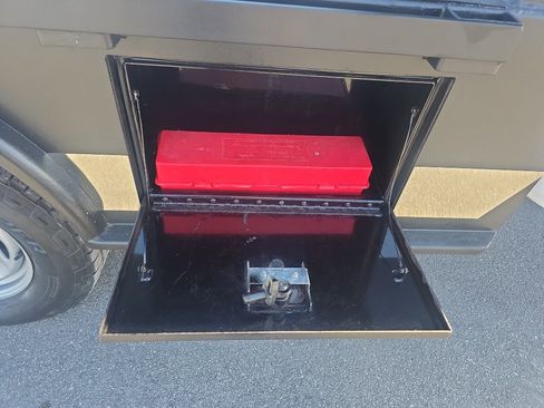 Used 2017 Ford F250 XL w/ Power Equipment Group image 11