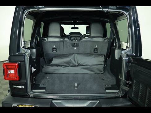 Used 2021 Jeep Wrangler Unlimited Sahara image 15