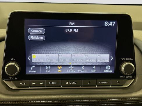 Used 2025 Nissan Rogue SV AWD/4WD image 21