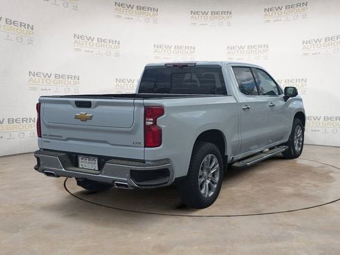 New 2026 Chevrolet Silverado 1500 LTZ w/ LTZ Premium Package AWD/4WD image 5
