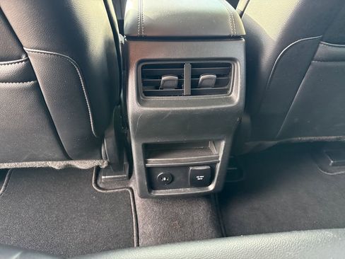 Used 2024 Ford Edge Titanium image 29