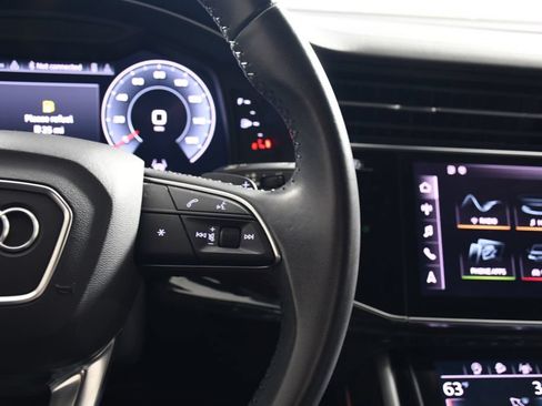 Used 2019 Audi Q8 Prestige w/ Luxury Package AWD/4WD image 30