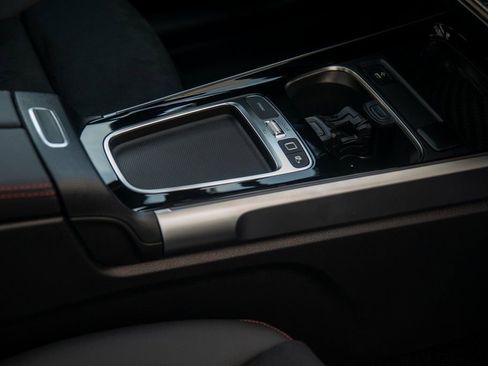 Certified 2025 Mercedes-Benz GLB 250 4MATIC image 38