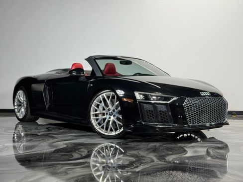 Used 2017 Audi R8 V10 w/ Ceramic Brake Package image 9