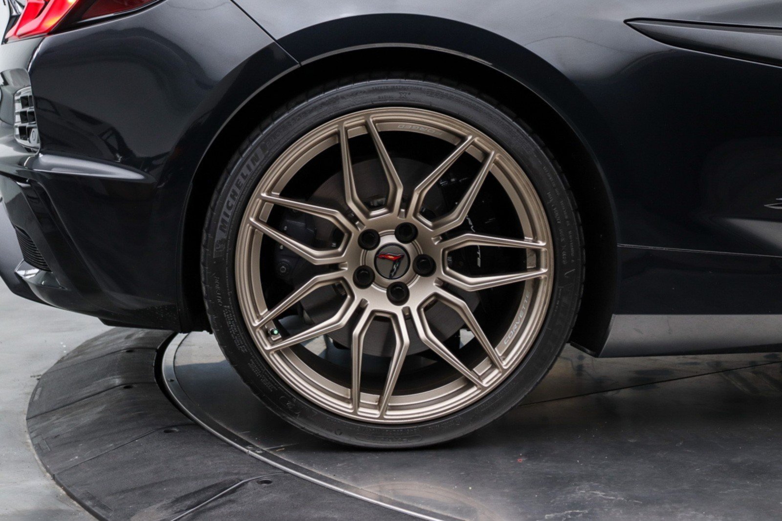 Used 2024 Chevrolet Corvette Z06 RWD image 23