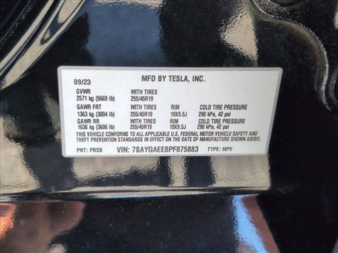 Used 2023 Tesla Model Y Long Range AWD/4WD image 28