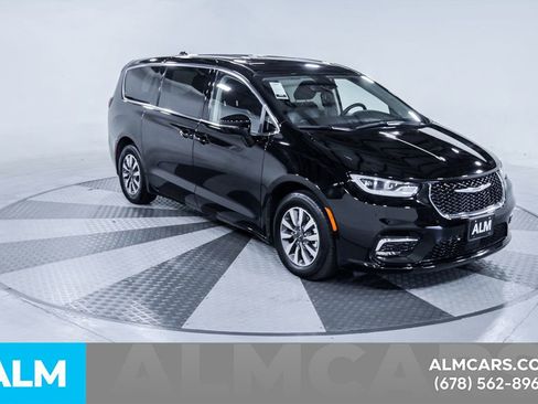 Used 2024 Chrysler Pacifica Select image 14