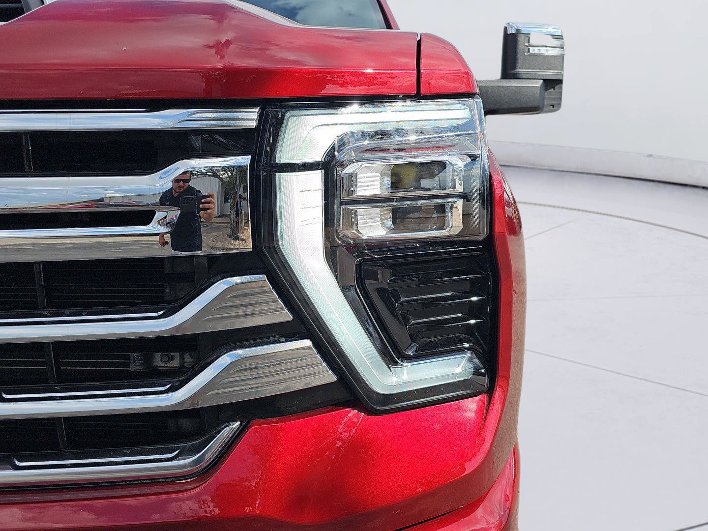Used 2024 Chevrolet Silverado 2500 High Country w/ Technology Package AWD/4WD image 10