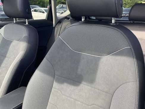 New 2026 Volkswagen Taos SE AWD/4WD image 19