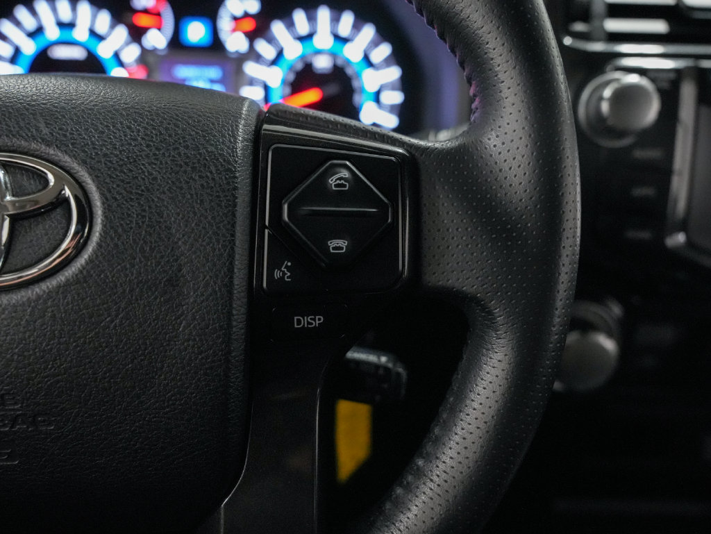 Used 2018 Toyota 4Runner TRD Off-Road Premium AWD/4WD image 18