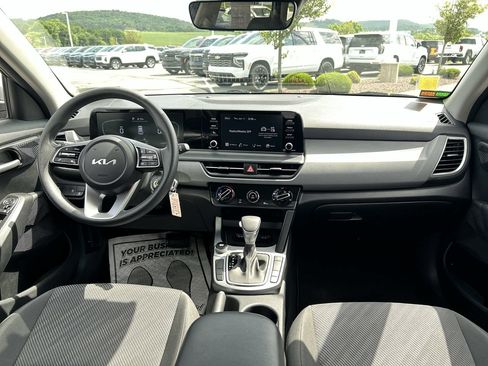 Used 2024 Kia Seltos LX AWD/4WD image 16