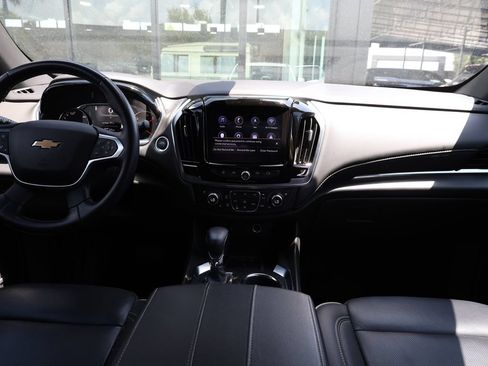 Used 2023 Chevrolet Traverse Premier FWD image 28