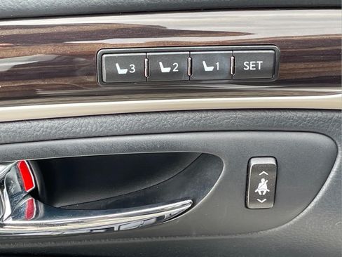 Used 2015 Lexus LS 460 w/ Comfort Package RWD image 17