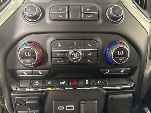Used 2021 Chevrolet Silverado 1500 LT Trail Boss w/ Convenience Package II AWD/4WD image 28