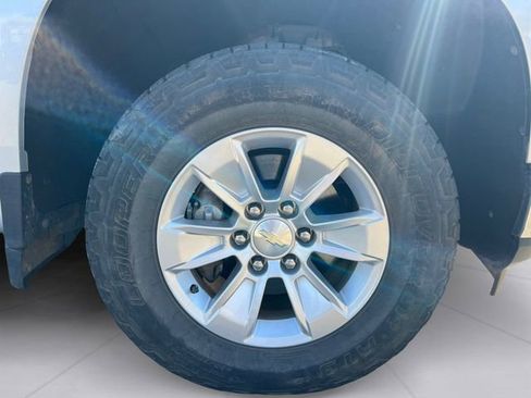 Used 2020 Chevrolet Silverado 1500 LT w/ Trailering Package image 9