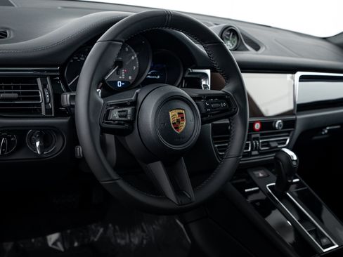 Certified 2026 Porsche Macan S AWD/4WD image 15