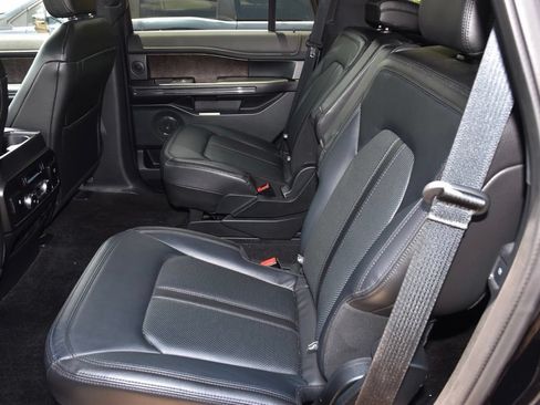 Used 2018 Ford Expedition Limited w/ Equipment Group 302A RWD image 11