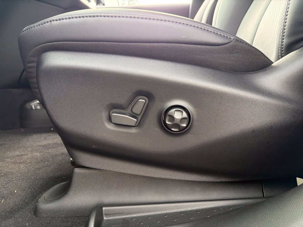 New 2027 Chrysler Pacifica Select AWD/4WD image 13