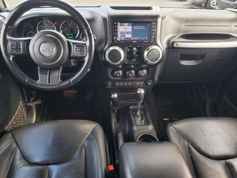 Used 2015 Jeep Wrangler Unlimited Rubicon w/ Connectivity Group image 25