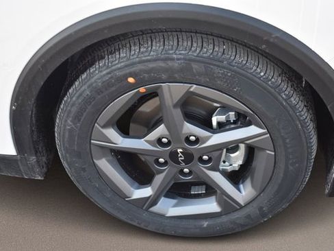 New 2026 Kia K4 LXS image 12