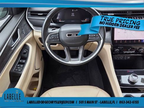 Used 2021 Jeep Grand Cherokee L Limited RWD image 11