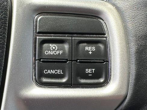 Used 2016 Chrysler Town & Country Touring w/ Driver Convenience Group FWD image 65