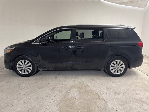 Used 2016 Kia Sedona EX image 26