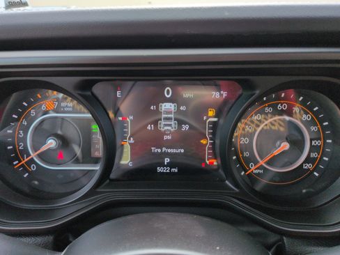 Used 2025 Jeep Wrangler Unlimited Rubicon 392 AWD/4WD image 25