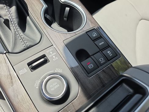New 2026 Toyota Highlander Limited AWD/4WD image 23