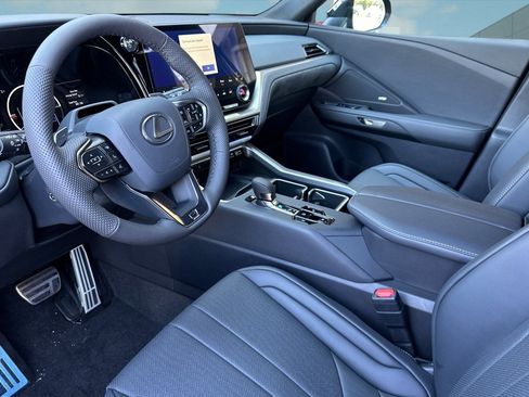 New 2026 Lexus TX 500h AWD image 4