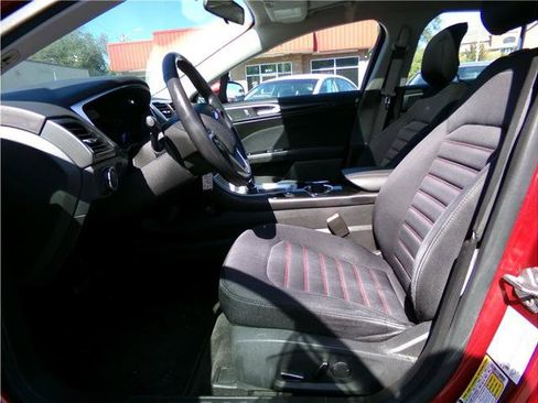 Used 2014 Ford Fusion SE w/ Equipment Group 201A image 27