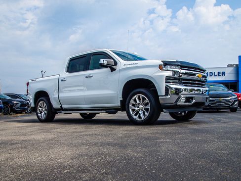 Used 2020 Chevrolet Silverado 1500 LTZ w/ LTZ Premium Package AWD/4WD image 9