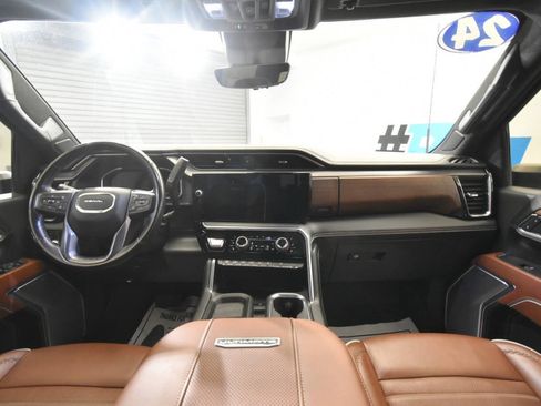 Used 2024 GMC Sierra 2500 Denali Ultimate w/ Max Trailering Package AWD/4WD image 19