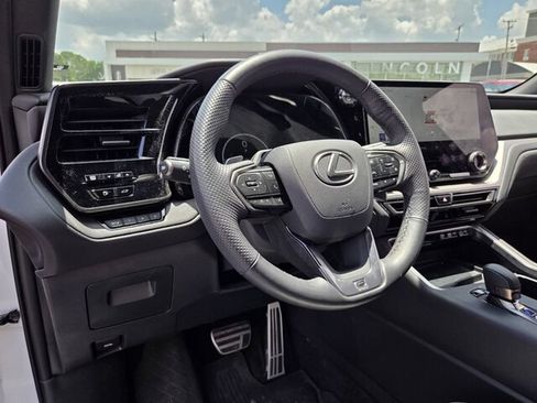 Used 2025 Lexus TX 500h AWD w/ Technology Package image 11