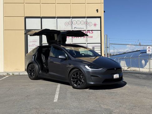 Used 2023 Tesla Model X image 36