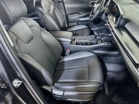 Used 2025 Kia Sorento S AWD/4WD image 11