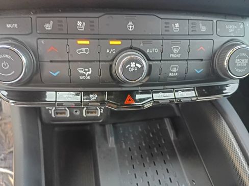 Used 2025 Dodge Durango R/T AWD/4WD image 28