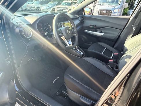 Used 2018 Nissan Kicks SV w/ Exterior Electronics Package FWD image 10