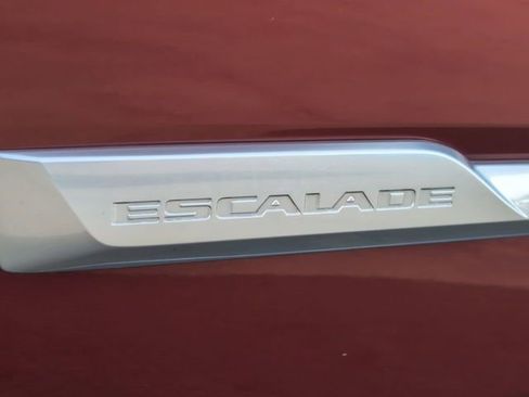 Certified 2020 Cadillac Escalade Premium Luxury image 33