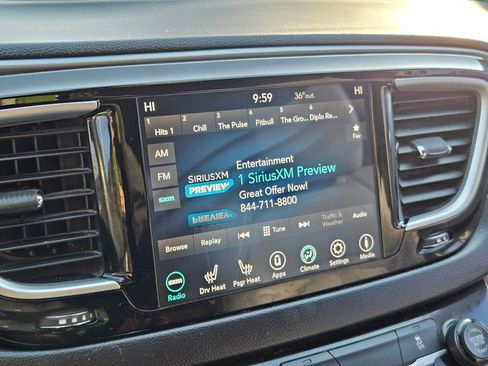 Certified 2018 Chrysler Pacifica Touring-L image 28