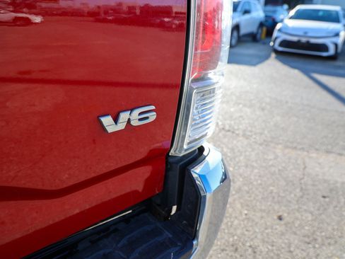 Used 2021 Toyota Tacoma TRD Off-Road image 12